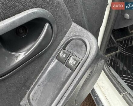 Білий Рено Дастер, об'ємом двигуна 1.6 л та пробігом 227 тис. км за 8790 $, фото 15 на Automoto.ua