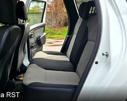 Білий Рено Дастер, об'ємом двигуна 1.5 л та пробігом 74 тис. км за 10300 $, фото 10 на Automoto.ua