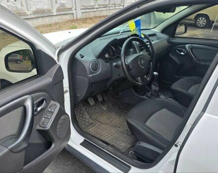 Білий Рено Дастер, об'ємом двигуна 1.6 л та пробігом 177 тис. км за 11000 $, фото 17 на Automoto.ua