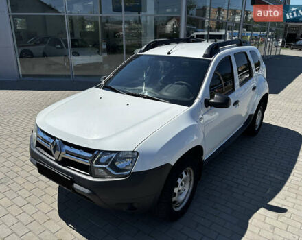 Белый Рено Дастер, объемом двигателя 1.5 л и пробегом 120 тыс. км за 11500 $, фото 1 на Automoto.ua