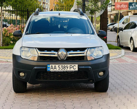Рено Дастер 2016 в Киеве на Automoto.ua Белый Рено Дастер, объемом двигателя 1.46 л и пробегом 253 тыс. км за 11500 $, фото 3 на Automoto.ua