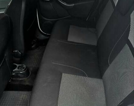 Білий Рено Дастер, об'ємом двигуна 1.6 л та пробігом 177 тис. км за 11000 $, фото 15 на Automoto.ua