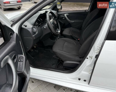 Белый Рено Дастер, объемом двигателя 1.5 л и пробегом 218 тыс. км за 9500 $, фото 23 на Automoto.ua
