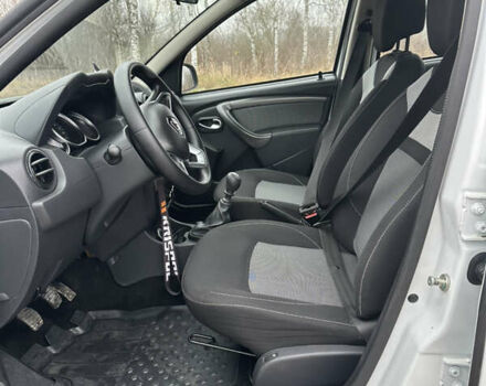 Белый Рено Дастер, объемом двигателя 1.46 л и пробегом 203 тыс. км за 9950 $, фото 19 на Automoto.ua