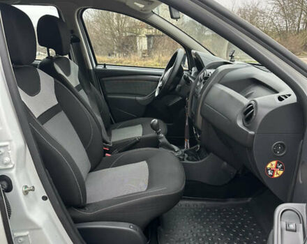 Белый Рено Дастер, объемом двигателя 1.46 л и пробегом 203 тыс. км за 9950 $, фото 23 на Automoto.ua