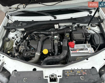 Белый Рено Дастер, объемом двигателя 1.46 л и пробегом 294 тыс. км за 9500 $, фото 24 на Automoto.ua