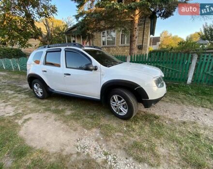 Белый Рено Дастер, объемом двигателя 1.46 л и пробегом 292 тыс. км за 11500 $, фото 3 на Automoto.ua