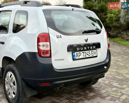 Белый Рено Дастер, объемом двигателя 1.46 л и пробегом 165 тыс. км за 9500 $, фото 3 на Automoto.ua