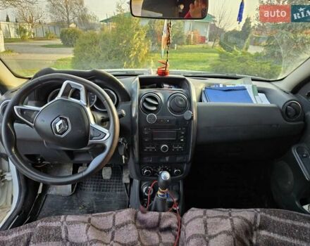 Білий Рено Дастер, об'ємом двигуна 1.46 л та пробігом 306 тис. км за 10000 $, фото 6 на Automoto.ua