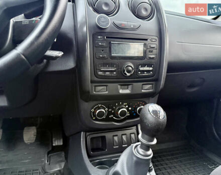 Белый Рено Дастер, объемом двигателя 1.46 л и пробегом 165 тыс. км за 9500 $, фото 24 на Automoto.ua