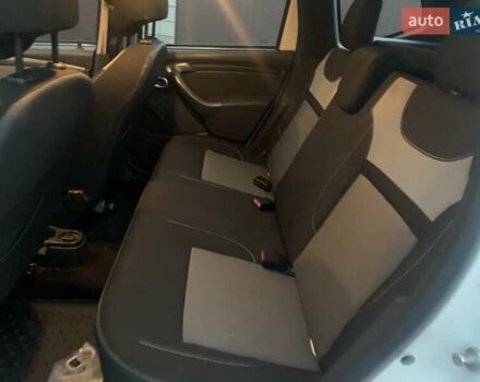 Белый Рено Дастер, объемом двигателя 1.6 л и пробегом 113 тыс. км за 7440 $, фото 10 на Automoto.ua