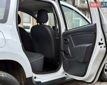 Белый Рено Дастер, объемом двигателя 1.46 л и пробегом 165 тыс. км за 9500 $, фото 31 на Automoto.ua