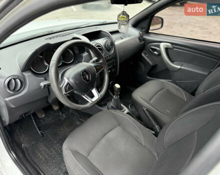 Белый Рено Дастер, объемом двигателя 1.5 л и пробегом 218 тыс. км за 9500 $, фото 24 на Automoto.ua