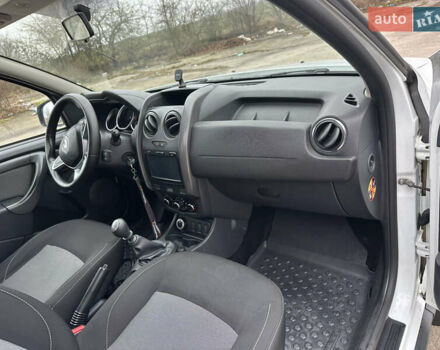 Белый Рено Дастер, объемом двигателя 1.46 л и пробегом 203 тыс. км за 9950 $, фото 25 на Automoto.ua