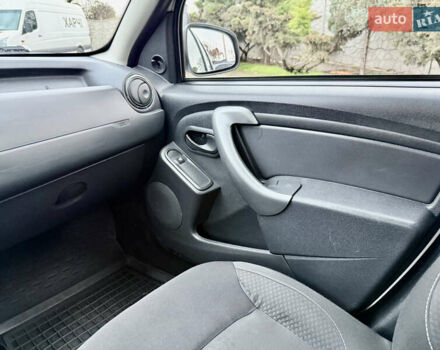 Белый Рено Дастер, объемом двигателя 1.46 л и пробегом 163 тыс. км за 10700 $, фото 25 на Automoto.ua