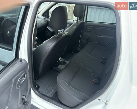 Белый Рено Дастер, объемом двигателя 1.46 л и пробегом 294 тыс. км за 9500 $, фото 15 на Automoto.ua