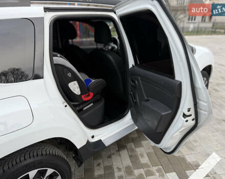 Белый Рено Дастер, объемом двигателя 1.5 л и пробегом 218 тыс. км за 9500 $, фото 16 на Automoto.ua