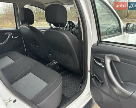 Белый Рено Дастер, объемом двигателя 1.46 л и пробегом 203 тыс. км за 9950 $, фото 28 на Automoto.ua