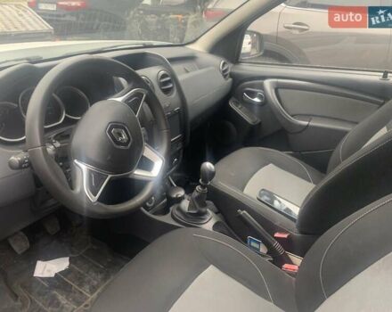 Белый Рено Дастер, объемом двигателя 1.6 л и пробегом 113 тыс. км за 7440 $, фото 2 на Automoto.ua