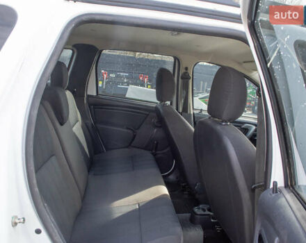 Белый Рено Дастер, объемом двигателя 1.46 л и пробегом 251 тыс. км за 11900 $, фото 4 на Automoto.ua