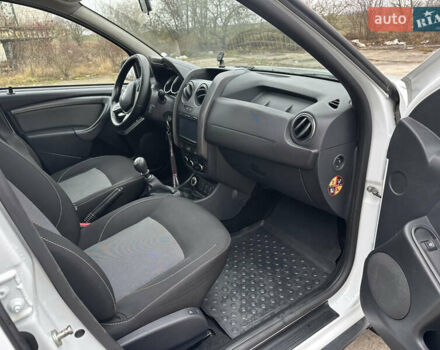 Белый Рено Дастер, объемом двигателя 1.46 л и пробегом 203 тыс. км за 9950 $, фото 24 на Automoto.ua