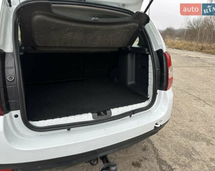 Белый Рено Дастер, объемом двигателя 1.46 л и пробегом 203 тыс. км за 9950 $, фото 39 на Automoto.ua