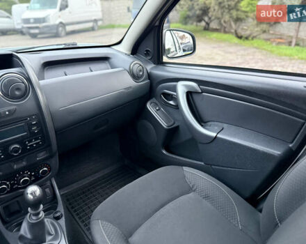 Белый Рено Дастер, объемом двигателя 1.46 л и пробегом 163 тыс. км за 10700 $, фото 22 на Automoto.ua