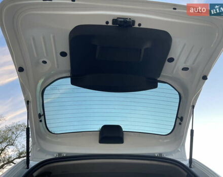 Белый Рено Дастер, объемом двигателя 1.46 л и пробегом 158 тыс. км за 9900 $, фото 52 на Automoto.ua