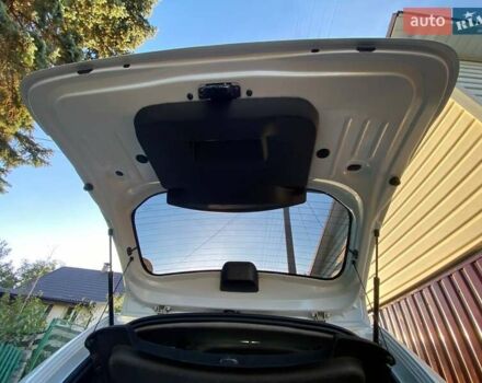 Белый Рено Дастер, объемом двигателя 1.46 л и пробегом 292 тыс. км за 11500 $, фото 19 на Automoto.ua