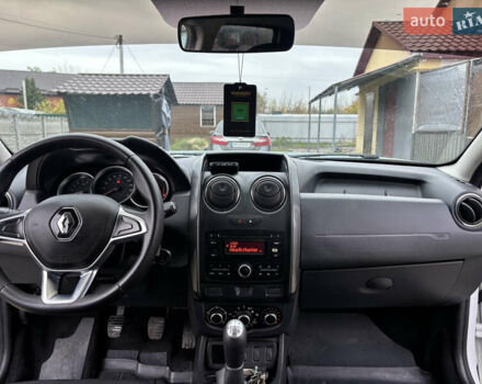 Рено Дастер 2017 в Гадяче на Automoto.ua Белый Рено Дастер, объемом двигателя 1.6 л и пробегом 181 тыс. км за 8300 $, фото 13 на Automoto.ua