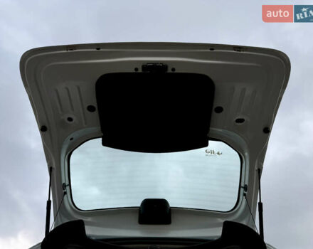 Белый Рено Дастер, объемом двигателя 1.46 л и пробегом 165 тыс. км за 9500 $, фото 33 на Automoto.ua