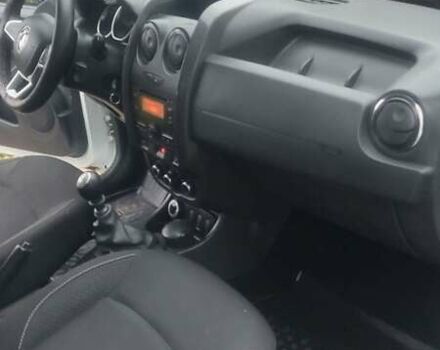 Белый Рено Дастер, объемом двигателя 1.46 л и пробегом 272 тыс. км за 12950 $, фото 21 на Automoto.ua