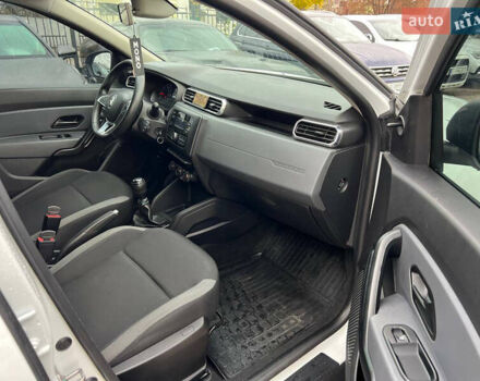 Белый Рено Дастер, объемом двигателя 1.6 л и пробегом 147 тыс. км за 13950 $, фото 15 на Automoto.ua