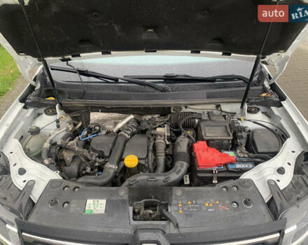 Білий Рено Дастер, об'ємом двигуна 1.5 л та пробігом 220 тис. км за 12450 $, фото 4 на Automoto.ua