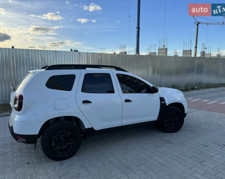 Белый Рено Дастер, объемом двигателя 1.46 л и пробегом 280 тыс. км за 12500 $, фото 6 на Automoto.ua