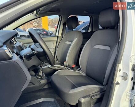 Белый Рено Дастер, объемом двигателя 1.5 л и пробегом 217 тыс. км за 11500 $, фото 11 на Automoto.ua