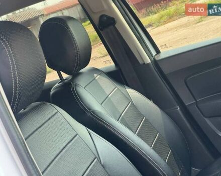 Білий Рено Дастер, об'ємом двигуна 1.46 л та пробігом 152 тис. км за 13650 $, фото 51 на Automoto.ua