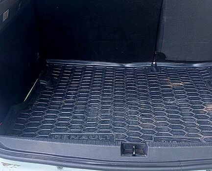 Белый Рено Дастер, объемом двигателя 1.6 л и пробегом 50 тыс. км за 16200 $, фото 4 на Automoto.ua