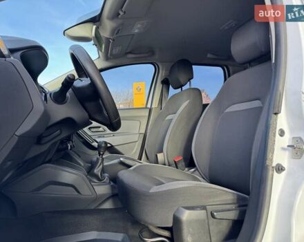 Белый Рено Дастер, объемом двигателя 1.5 л и пробегом 217 тыс. км за 11500 $, фото 12 на Automoto.ua