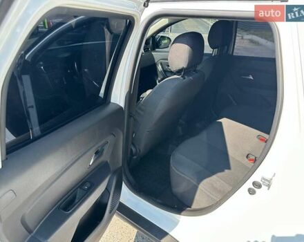 Белый Рено Дастер, объемом двигателя 1.5 л и пробегом 118 тыс. км за 15700 $, фото 14 на Automoto.ua