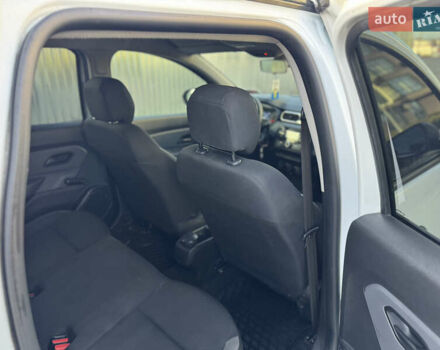 Белый Рено Дастер, объемом двигателя 1.46 л и пробегом 280 тыс. км за 12500 $, фото 10 на Automoto.ua