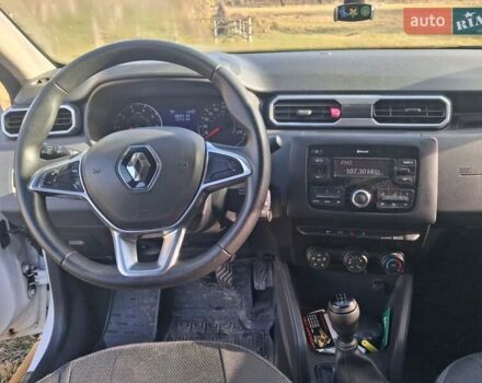 Белый Рено Дастер, объемом двигателя 1.6 л и пробегом 68 тыс. км за 14100 $, фото 6 на Automoto.ua