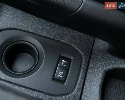 Білий Рено Дастер, об'ємом двигуна 1.6 л та пробігом 97 тис. км за 12790 $, фото 29 на Automoto.ua