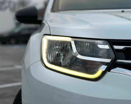 Білий Рено Дастер, об'ємом двигуна 1.6 л та пробігом 97 тис. км за 12790 $, фото 2 на Automoto.ua