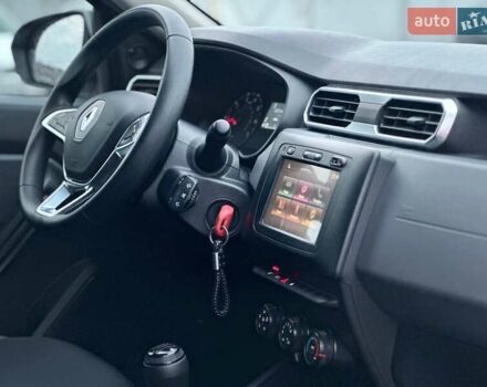 Білий Рено Дастер, об'ємом двигуна 1.6 л та пробігом 97 тис. км за 12790 $, фото 9 на Automoto.ua