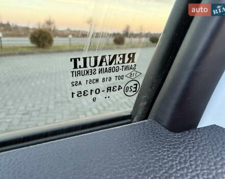 Білий Рено Дастер, об'ємом двигуна 1.5 л та пробігом 152 тис. км за 14999 $, фото 30 на Automoto.ua