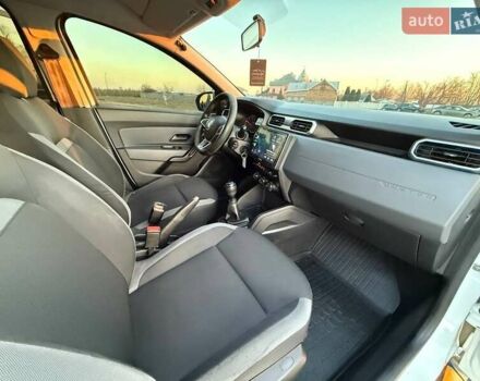 Белый Рено Дастер, объемом двигателя 1.5 л и пробегом 228 тыс. км за 14199 $, фото 25 на Automoto.ua