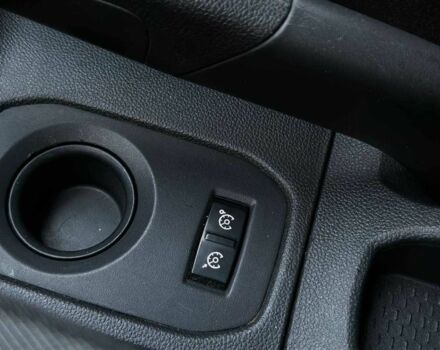 Білий Рено Дастер, об'ємом двигуна 1.6 л та пробігом 97 тис. км за 12790 $, фото 23 на Automoto.ua