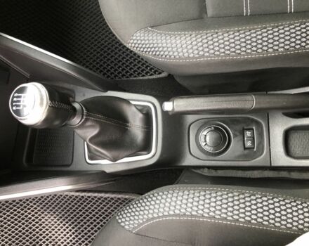 Белый Рено Дастер, объемом двигателя 1.5 л и пробегом 154 тыс. км за 15200 $, фото 11 на Automoto.ua