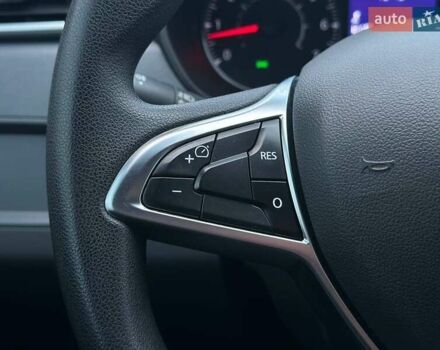 Білий Рено Дастер, об'ємом двигуна 1.6 л та пробігом 97 тис. км за 12790 $, фото 22 на Automoto.ua